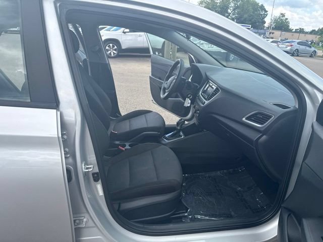 Used 2021 Hyundai Accent SE FWD image 12