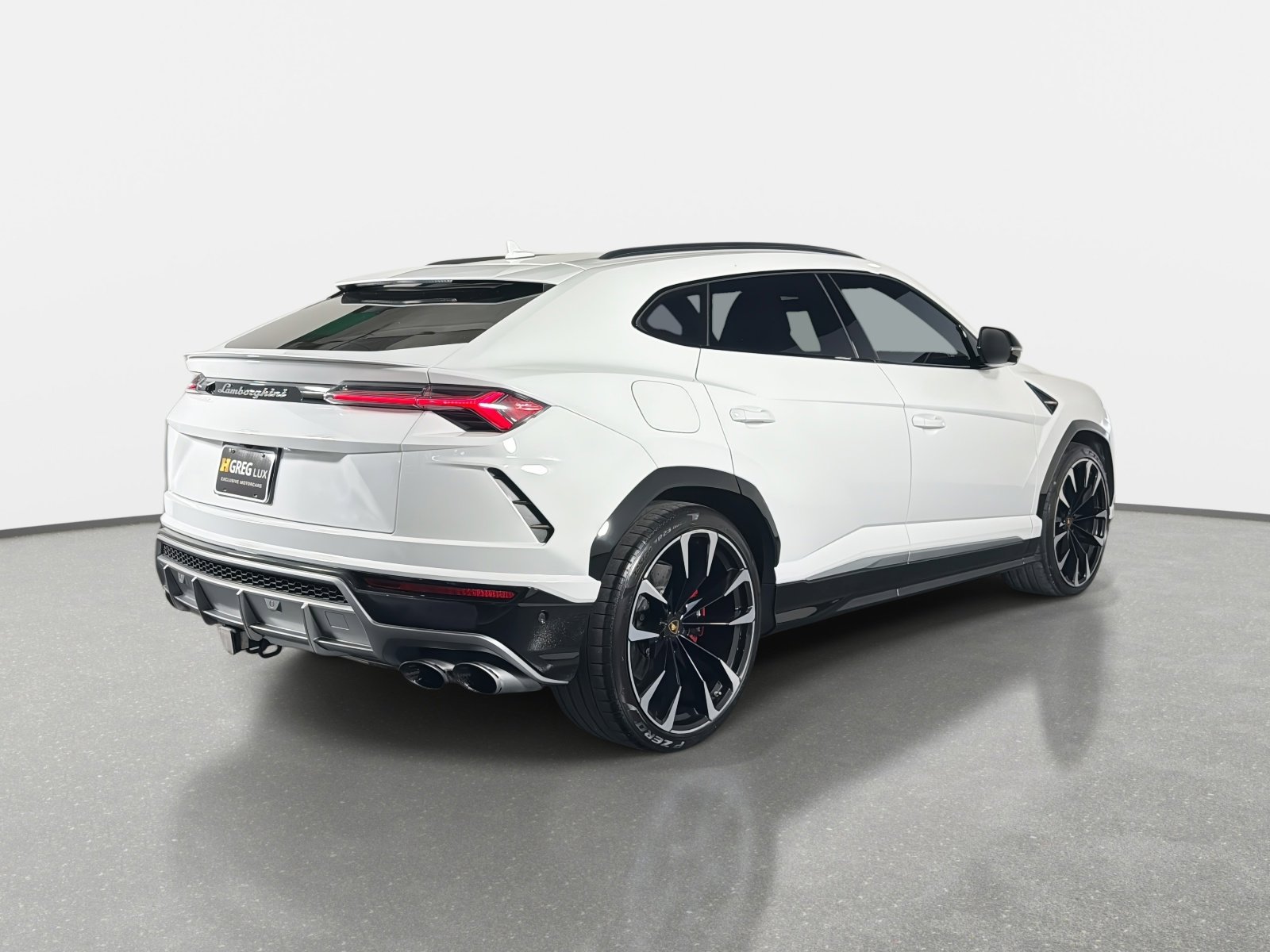 Used 2019 Lamborghini Urus AWD/4WD image 3
