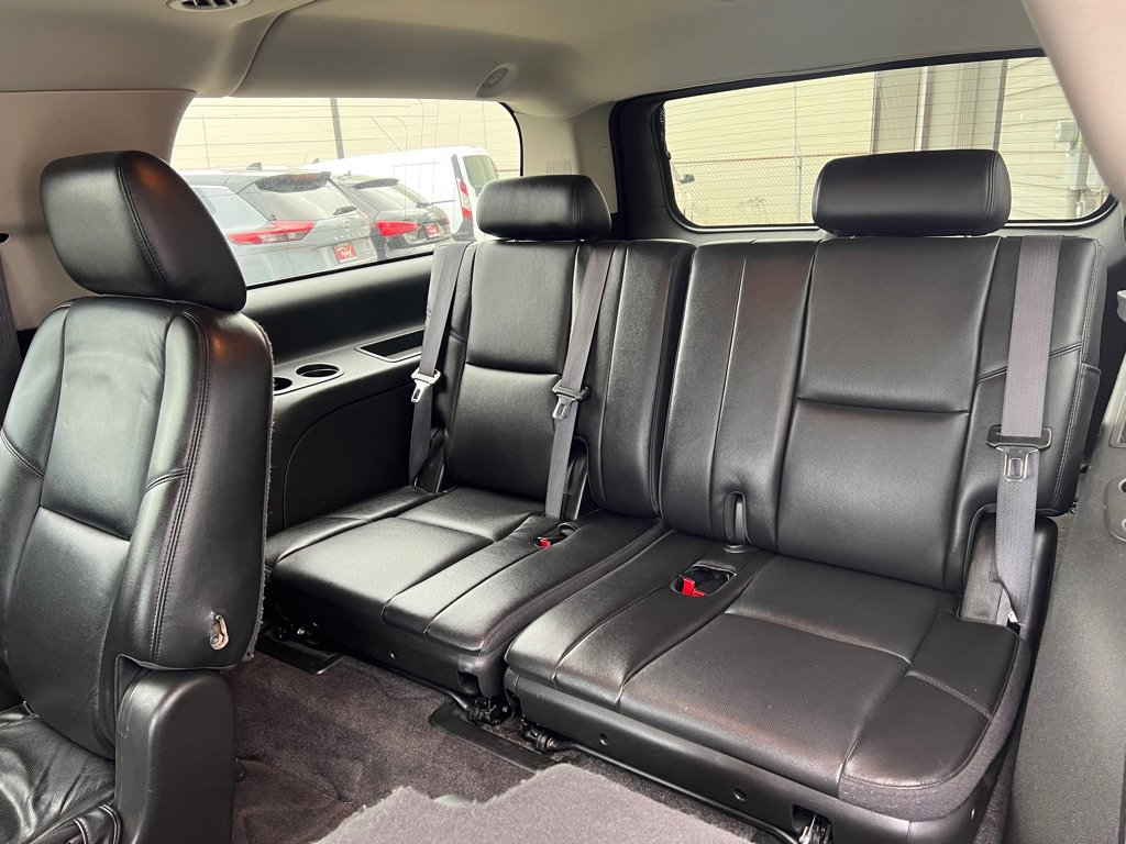 Used 2012 GMC Yukon XL SLT w/ SLT-2 Equipment Package AWD/4WD image 15