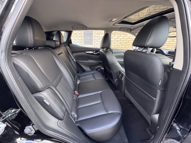 Used 2022 Nissan Rogue Sport SL w/ Premium Package image 11