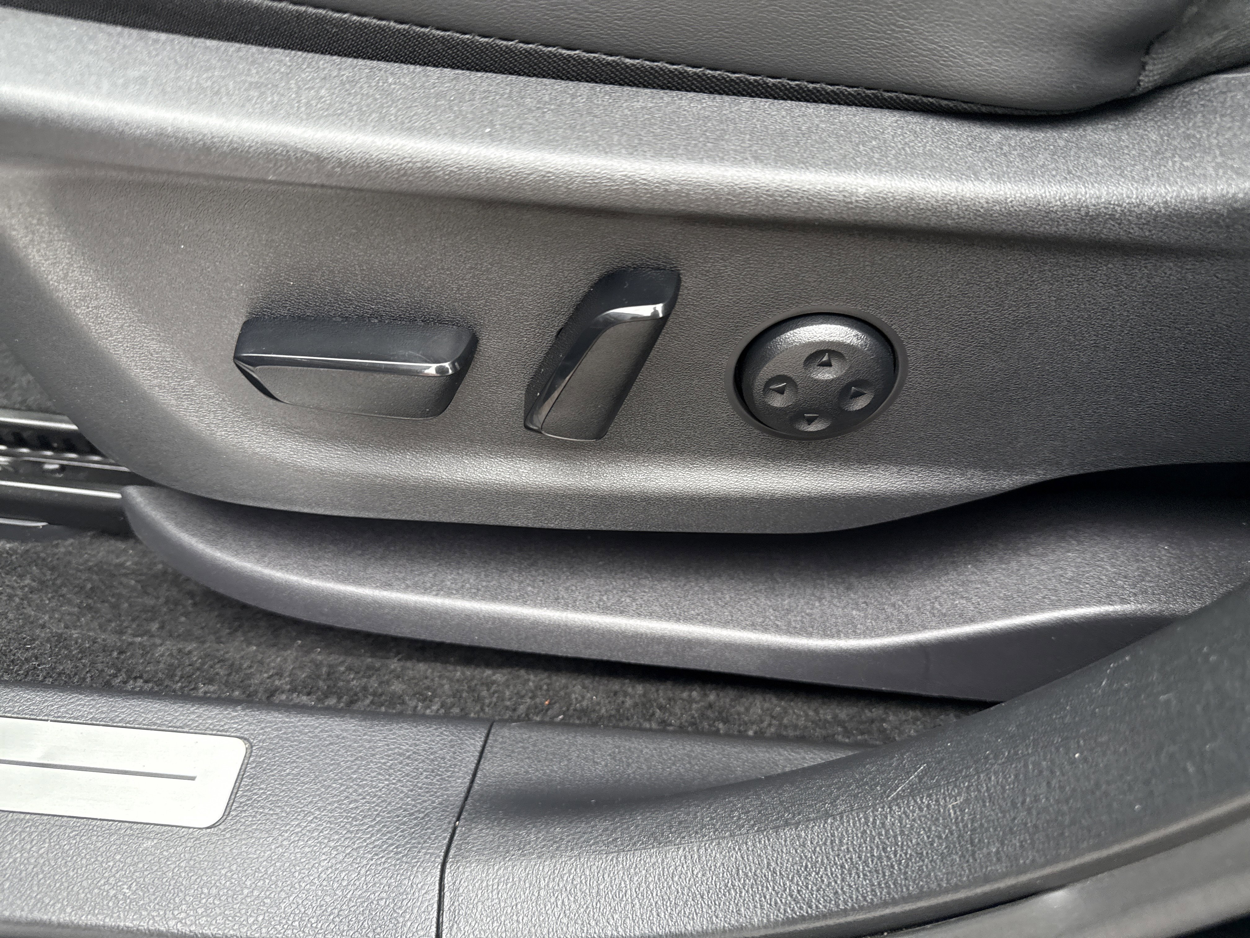 Certified 2024 Nissan Ariya AWD image 21