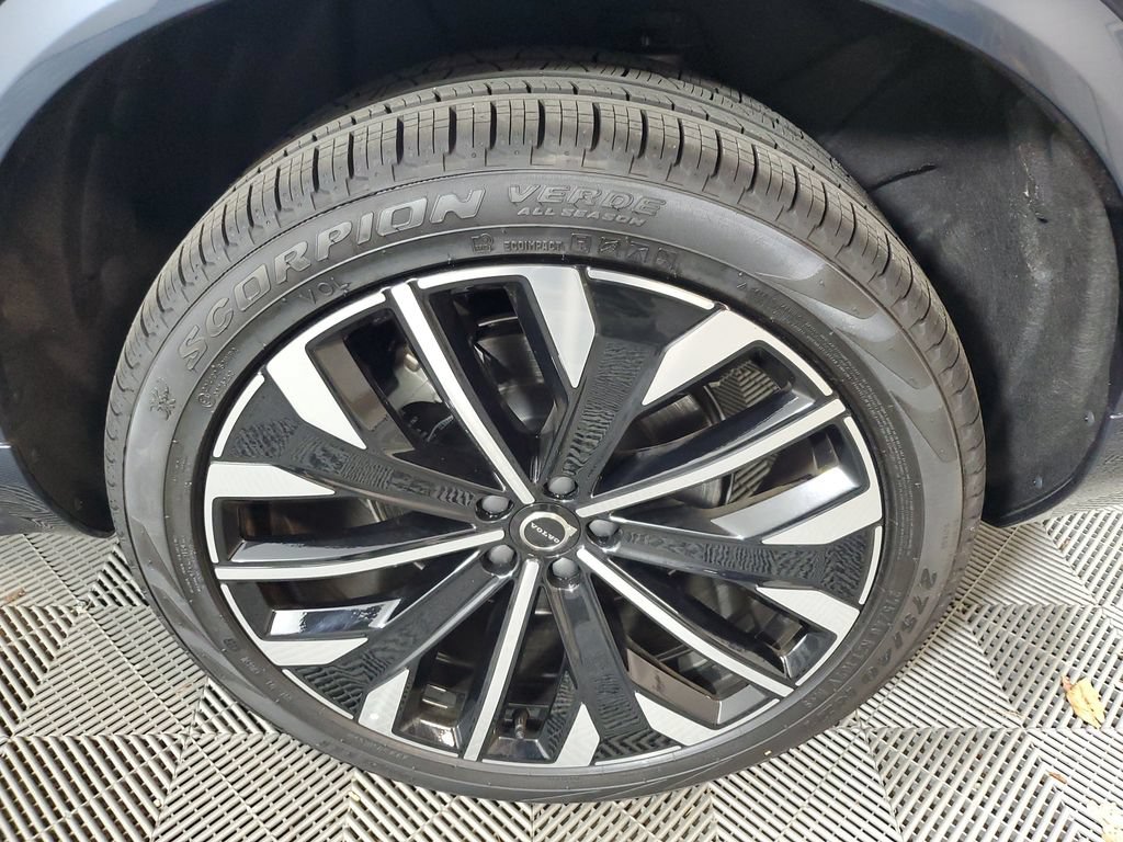New 2026 Volvo XC90 B6 Plus w/ Protection Package Premier AWD/4WD image 11