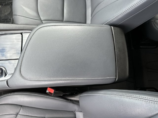 Certified 2024 Buick Enclave Essence AWD/4WD image 31