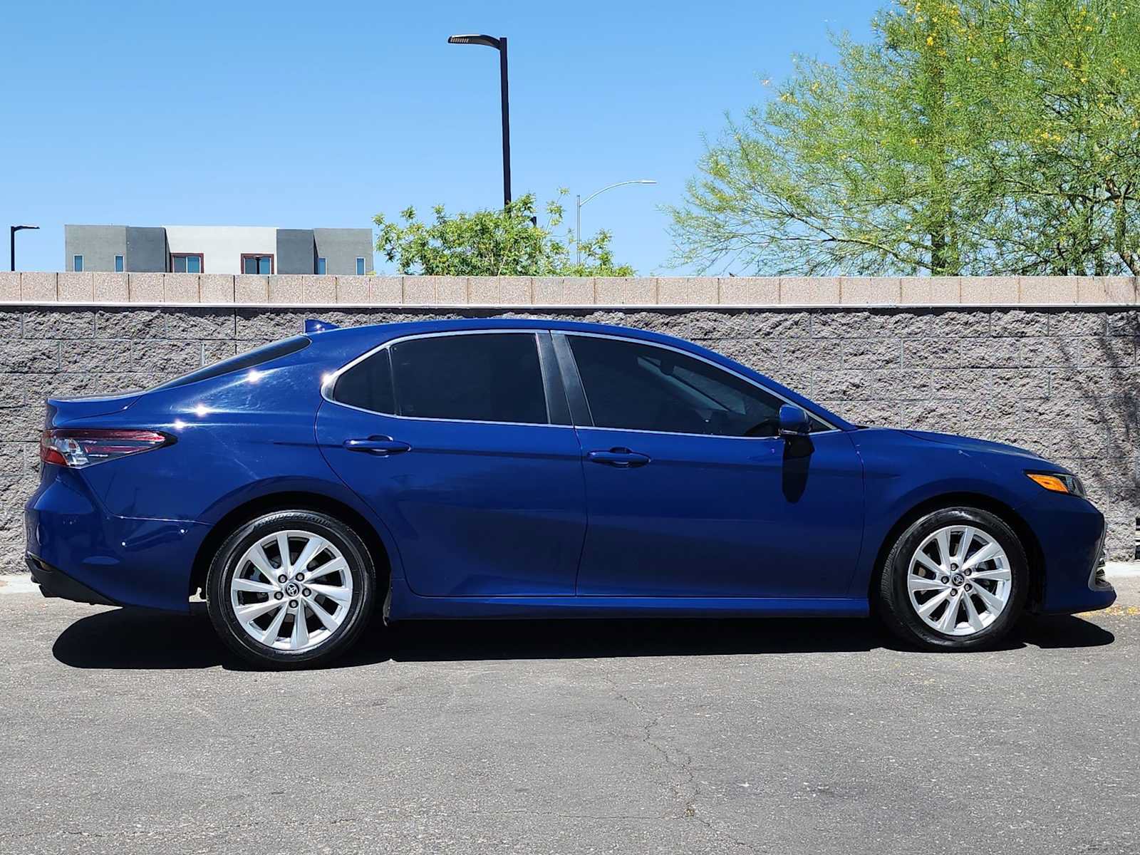 Used 2023 Toyota Camry LE w/ Convenience Package FWD image 9