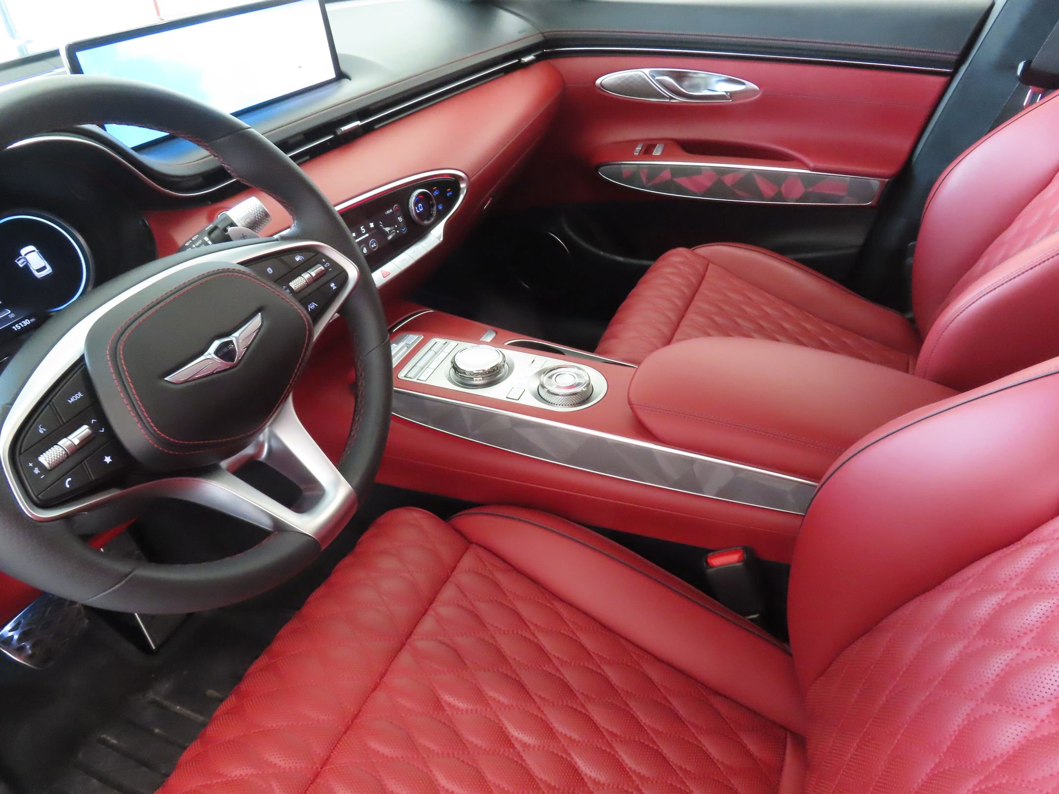 Used 2024 Genesis GV70 3.5T Sport w/ Sport Advanced Package image 25