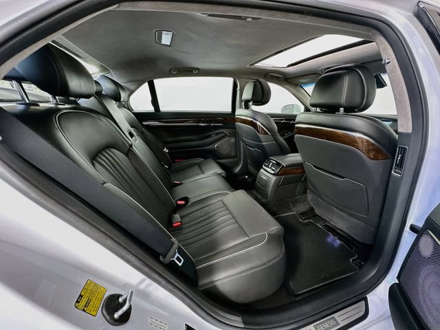Used 2018 Genesis G90 3.3T Premium RWD image 28