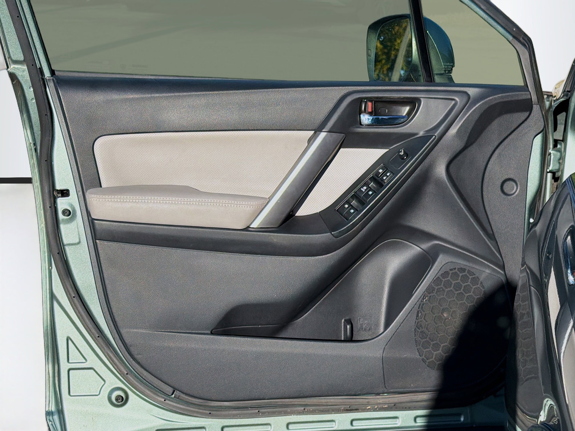 Used 2016 Subaru Forester 2.5i Limited w/ Popular Package #2 image 21