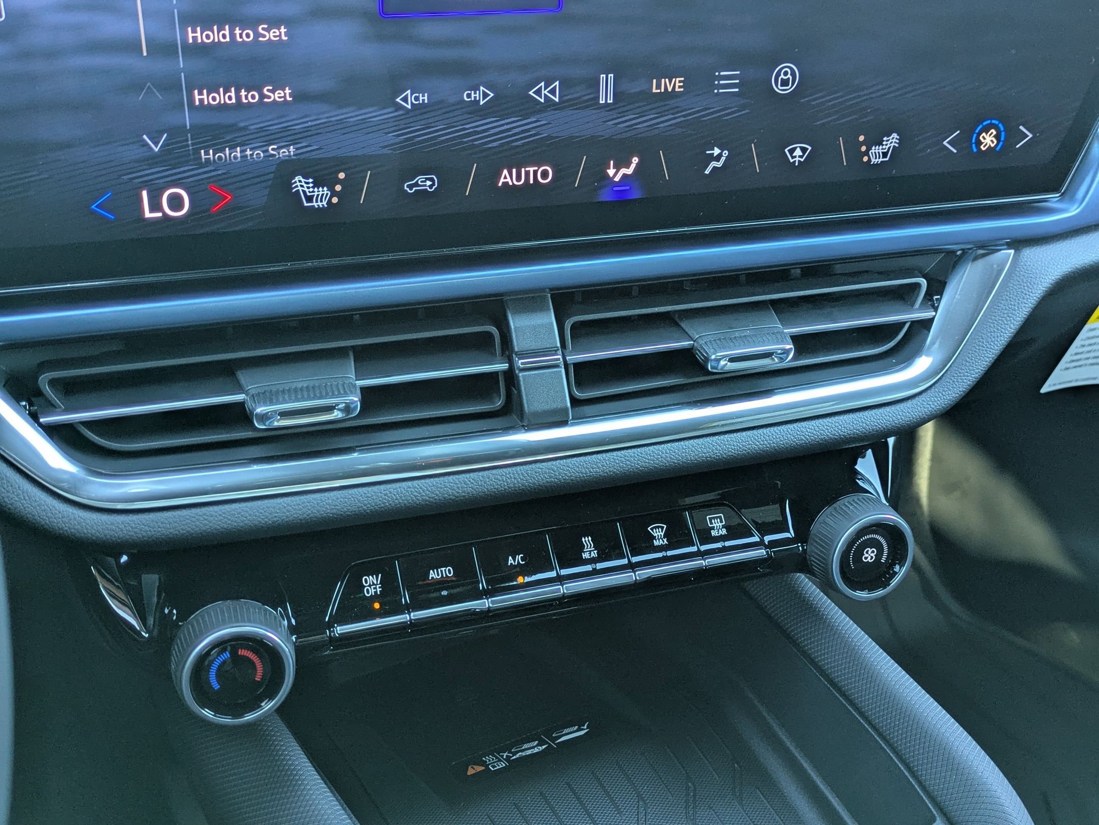 Used 2026 Chevrolet Equinox EV LT w/ LPO, All-Weather Mat Package image 18