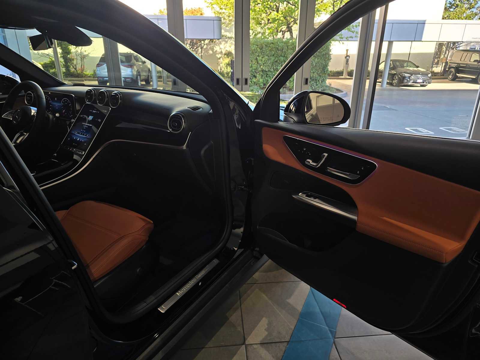 Used 2026 Mercedes-Benz GLC 300 image 11