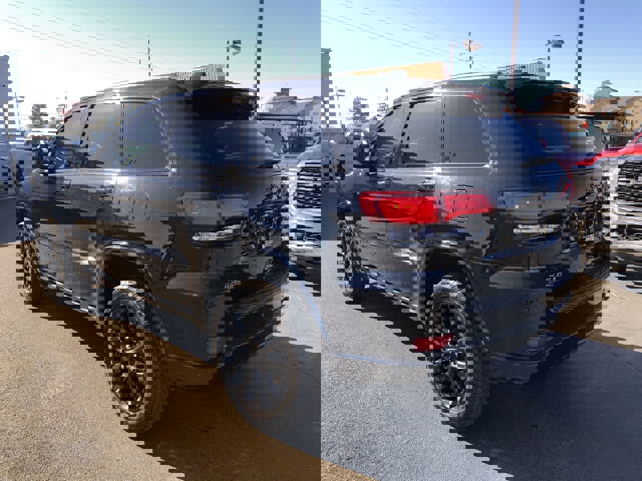 Used 2021 Jeep Grand Cherokee Laredo X image 4