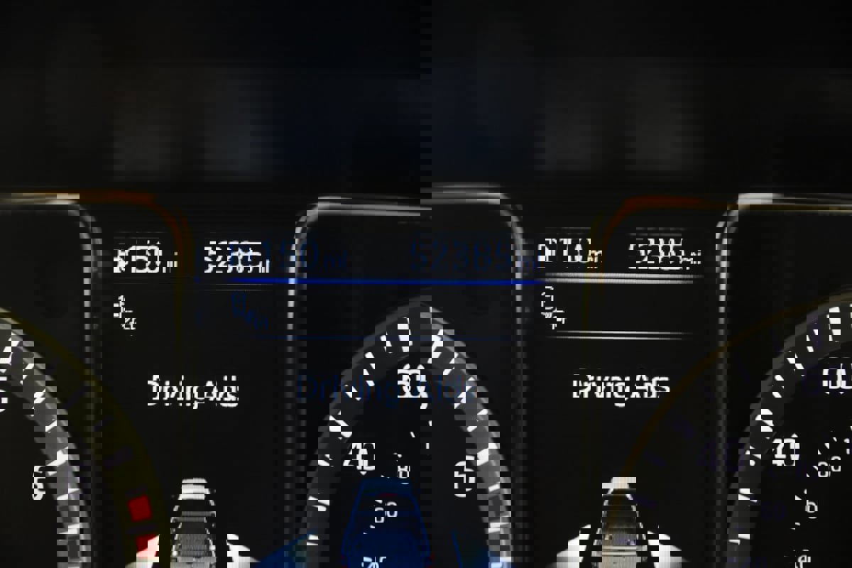 Used 2019 Nissan Titan SV w/ SV Convenience Package image 35