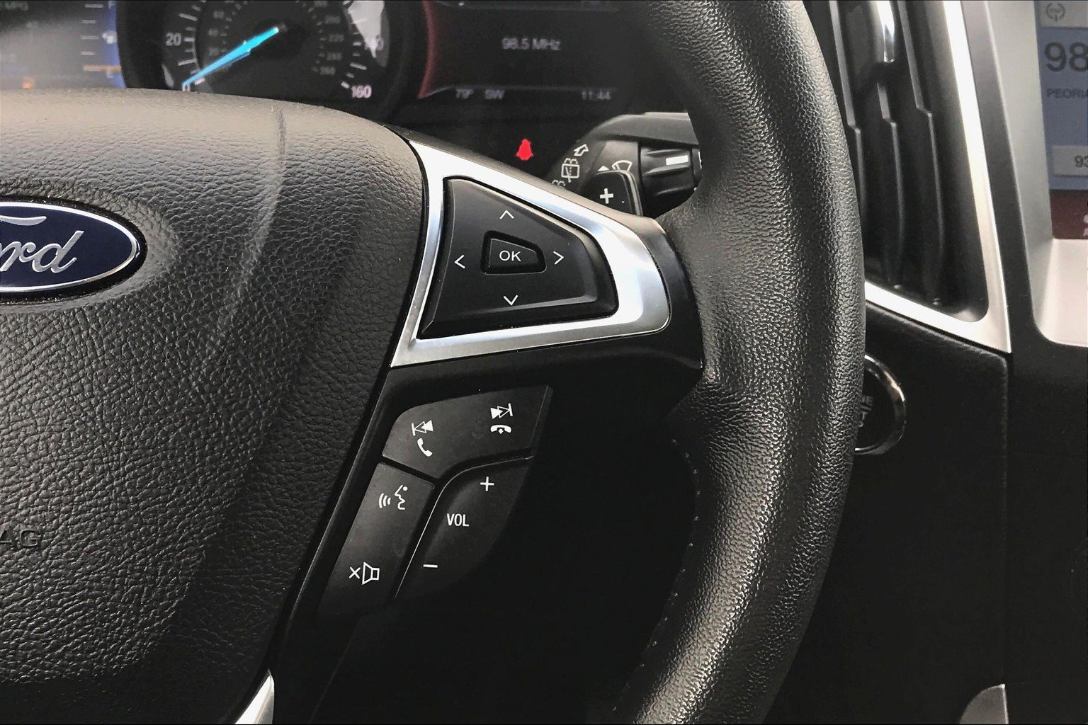 Used 2016 Ford Edge SEL w/ Equipment Group 201A AWD/4WD image 16