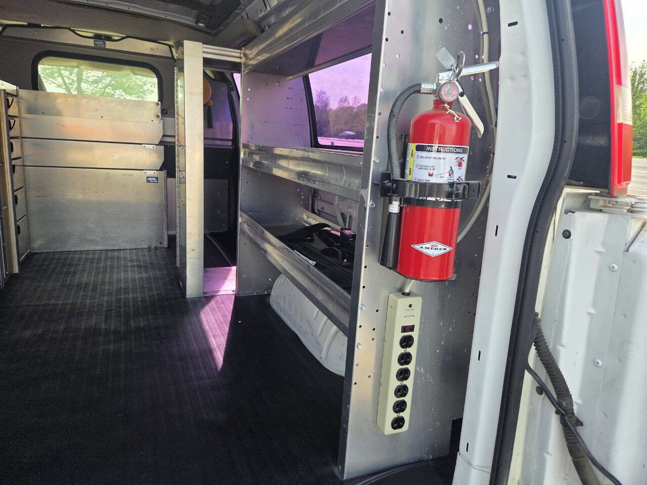 Used 2012 Chevrolet Express 3500 RWD image 24