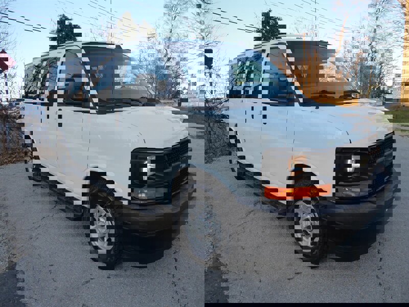 Used 2017 Chevrolet Express 2500 LS image 1