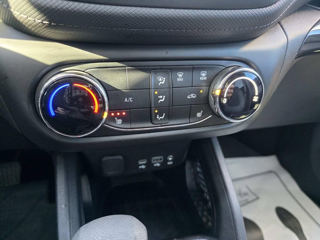 Used 2023 Chevrolet TrailBlazer LT FWD image 10