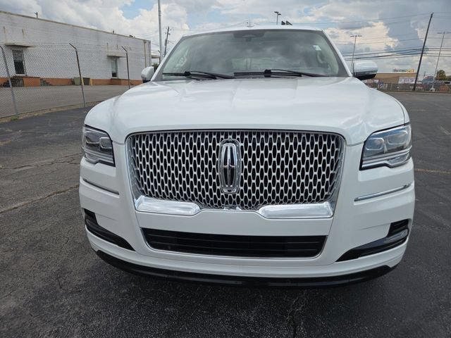 Used 2023 Lincoln Navigator Reserve w/ Monochromatic Package RWD image 3