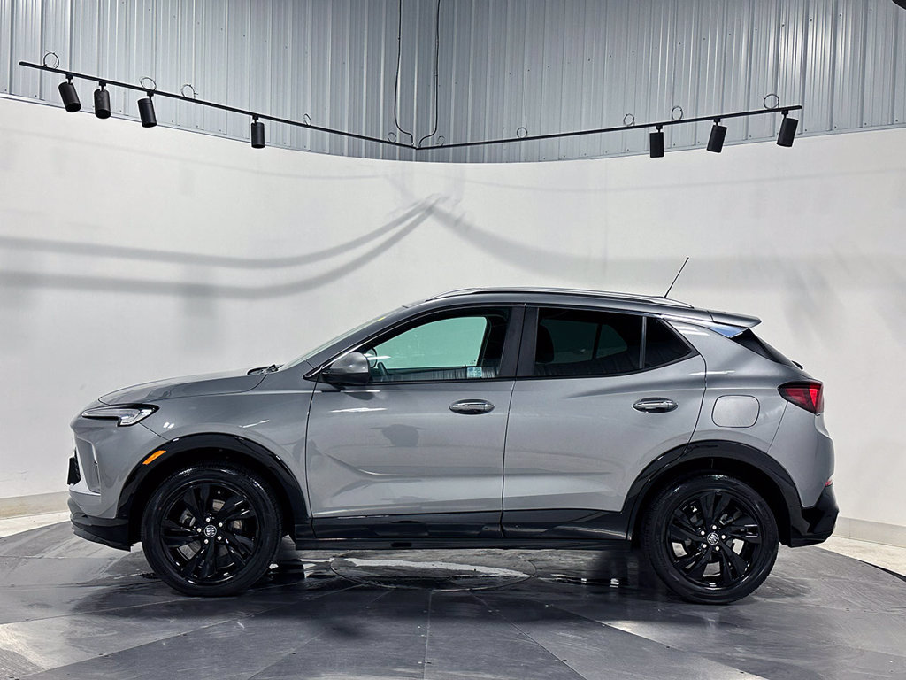 Used 2024 Buick Encore GX Sport Touring FWD image 17