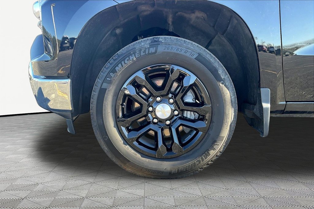 Used 2024 Chevrolet Silverado 1500 LT AWD/4WD image 37