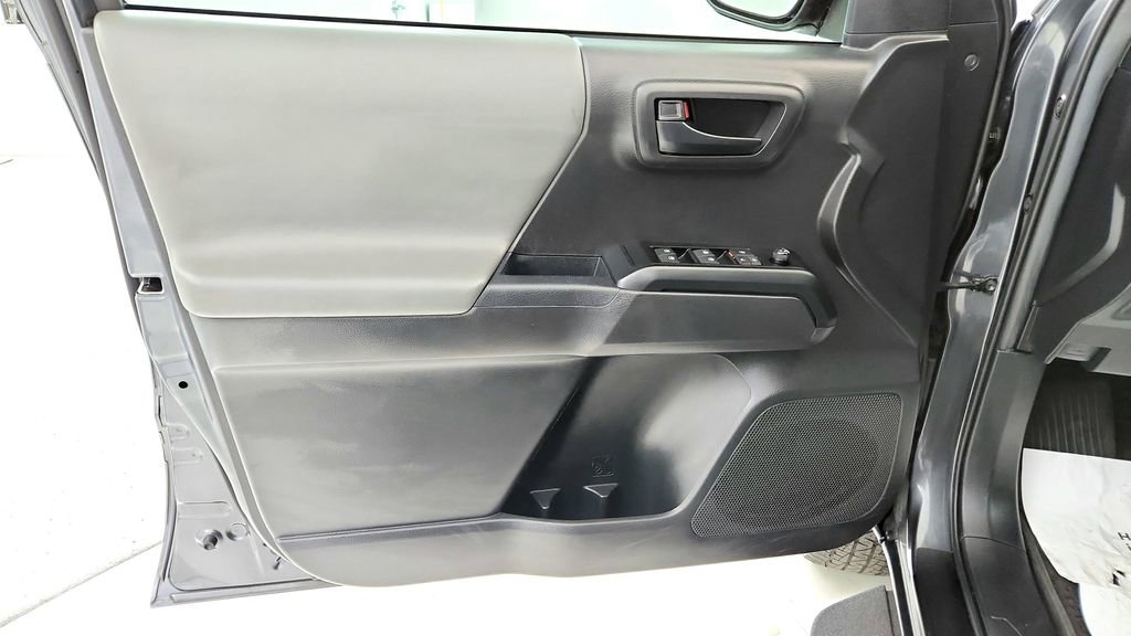 Used 2023 Toyota Tacoma SR AWD/4WD image 27