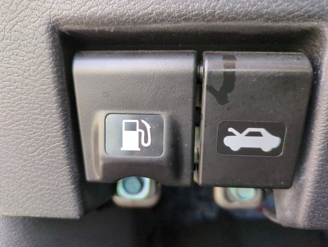 Used 2023 Nissan Versa SR w/ Trunk Package image 22