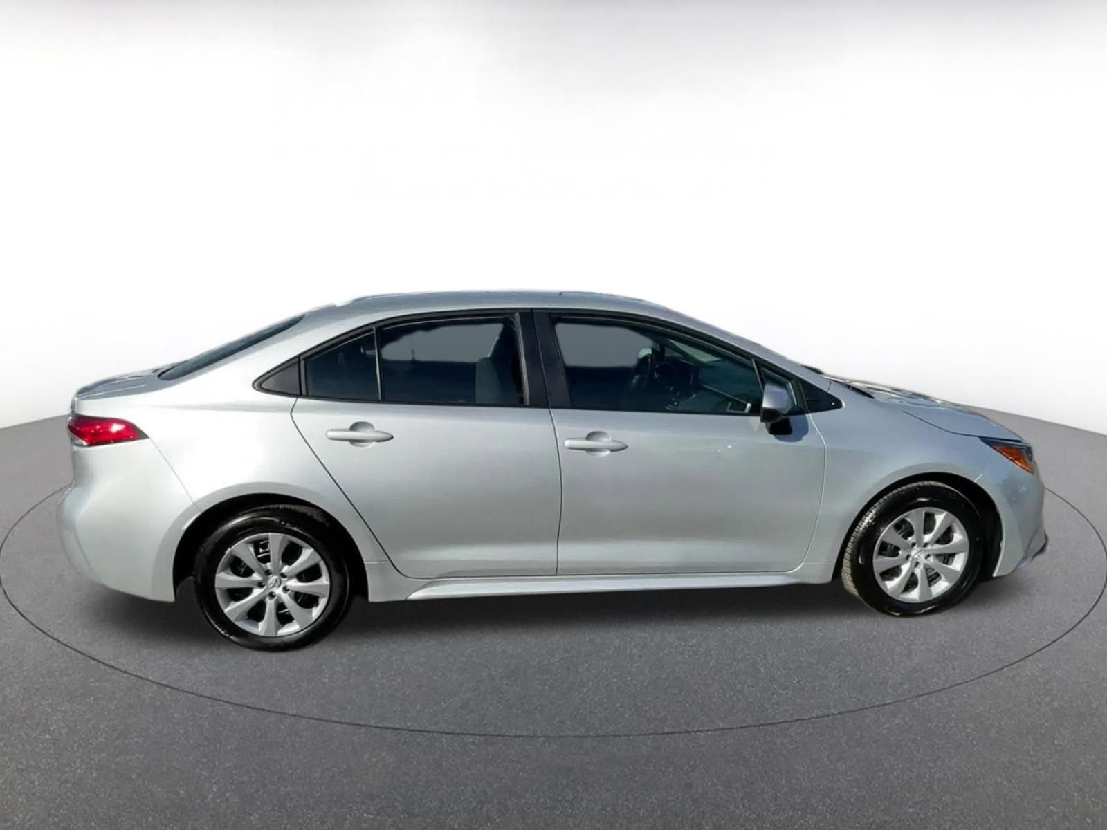 Used 2025 Toyota Corolla LE image 16