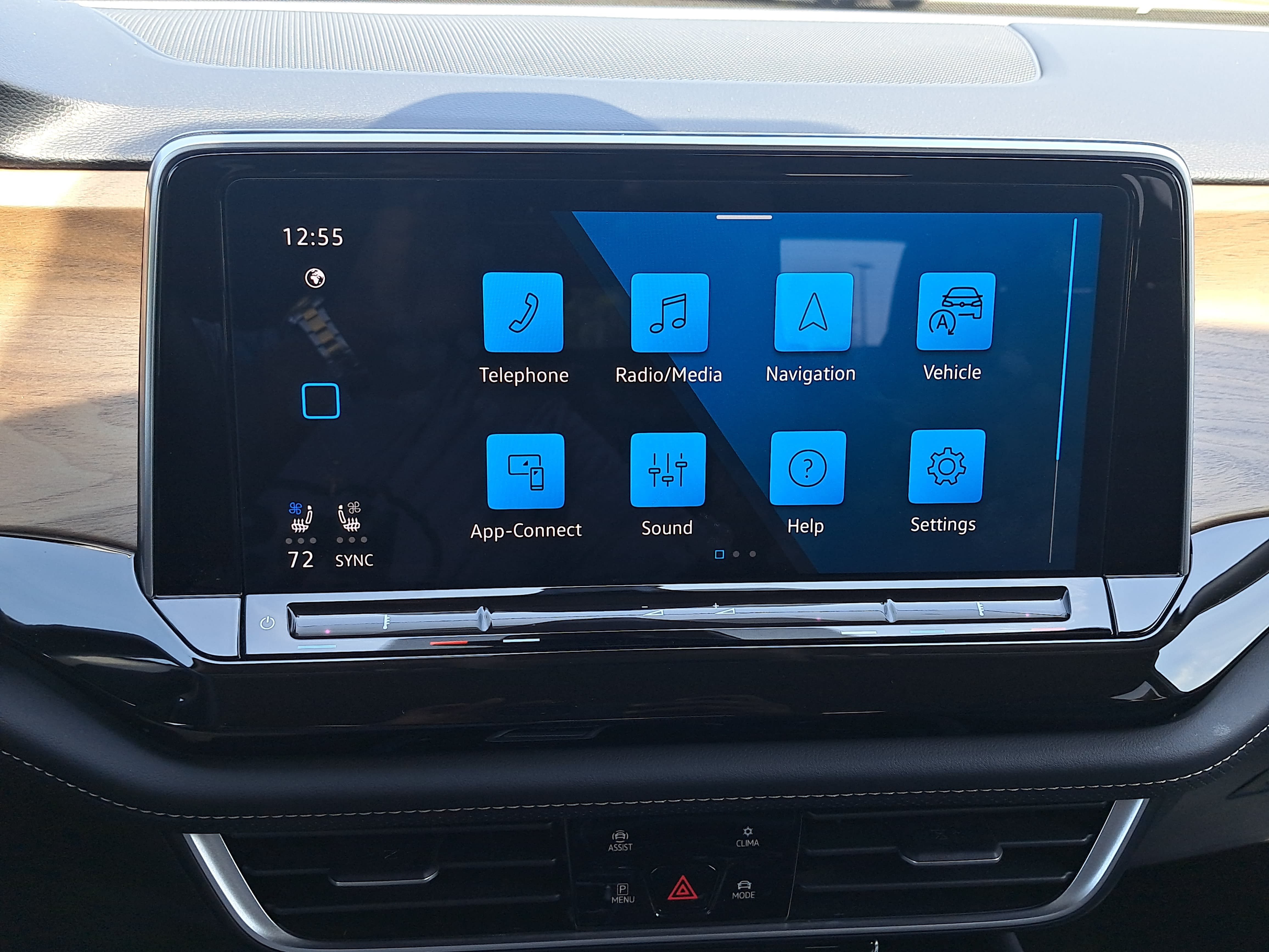 Used 2025 Volkswagen Atlas SE AWD/4WD image 23
