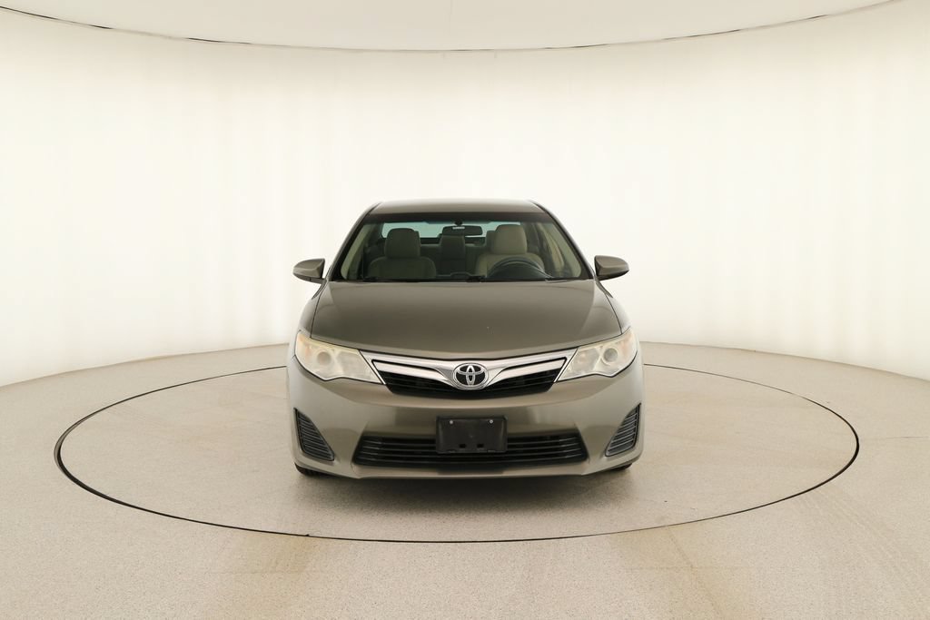 Used 2014 Toyota Camry LE FWD image 11