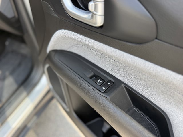 Used 2025 Jeep Compass Latitude AWD/4WD image 29