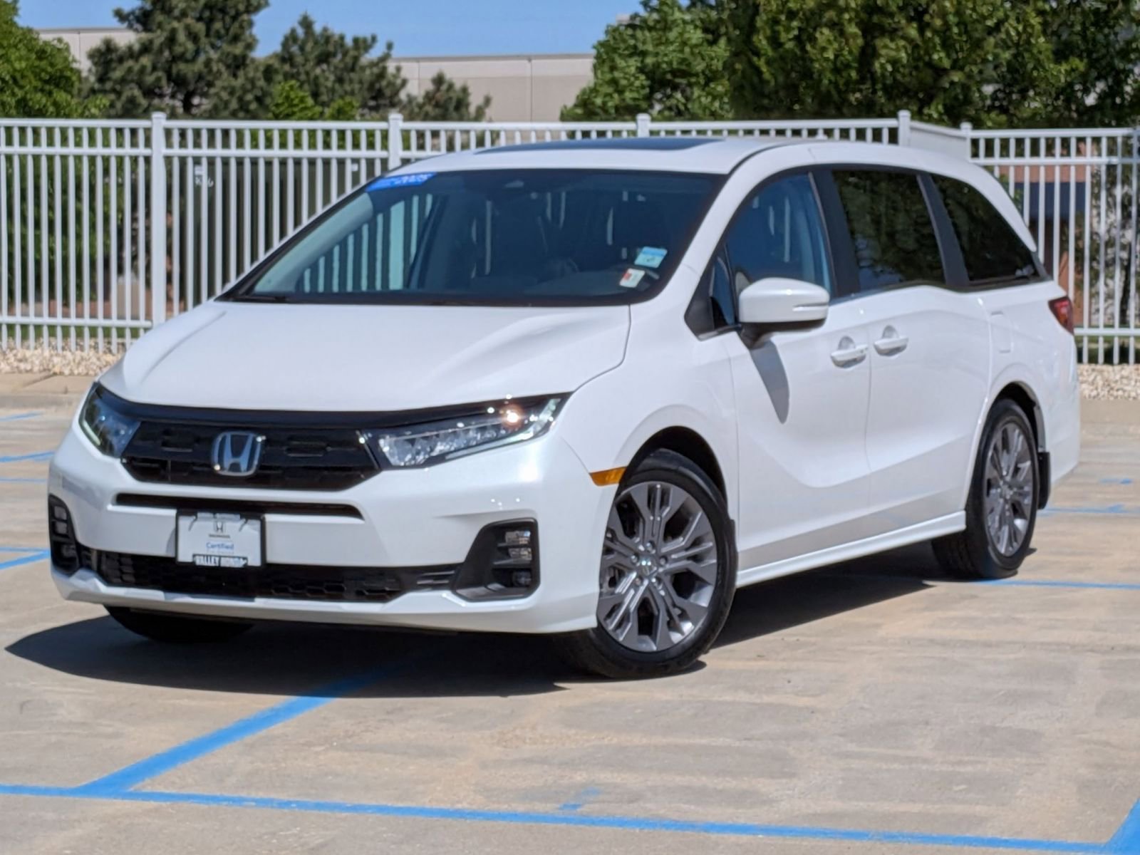 Certified 2025 Honda Odyssey Touring image 2