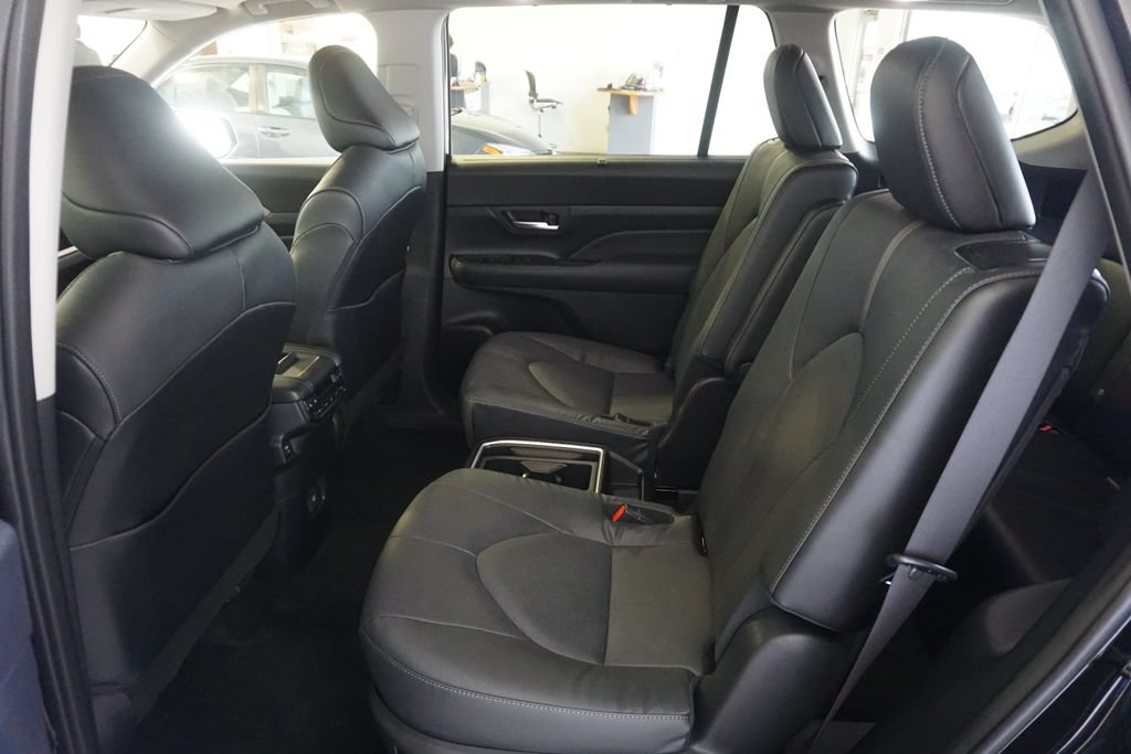 Used 2024 Toyota Grand Highlander AWD image 24