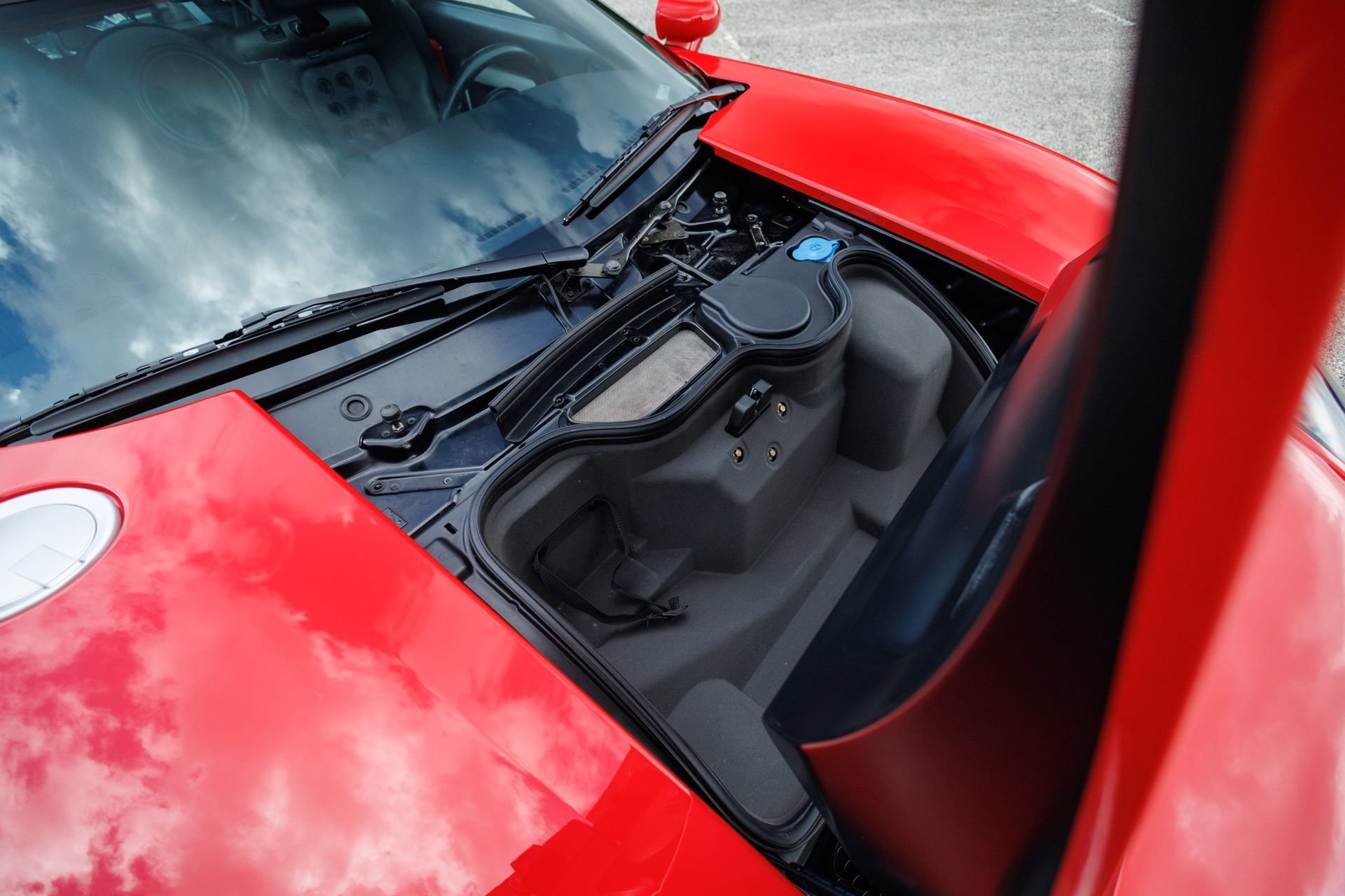 Used 2005 Ford GT RWD image 55