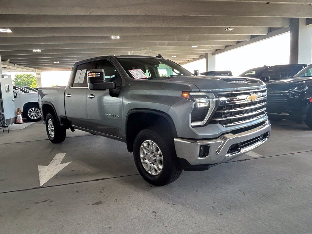 Used 2024 Chevrolet Silverado 2500 LTZ AWD/4WD image 7