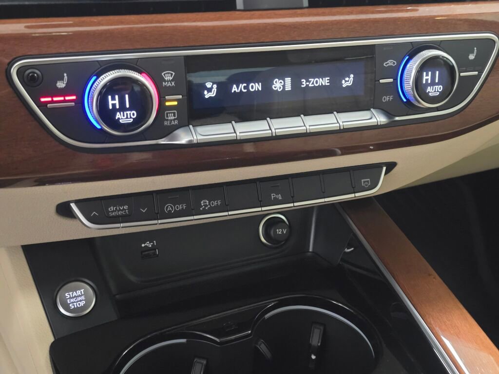 Used 2023 Audi A4 2.0T Premium w/ Convenience Package image 16