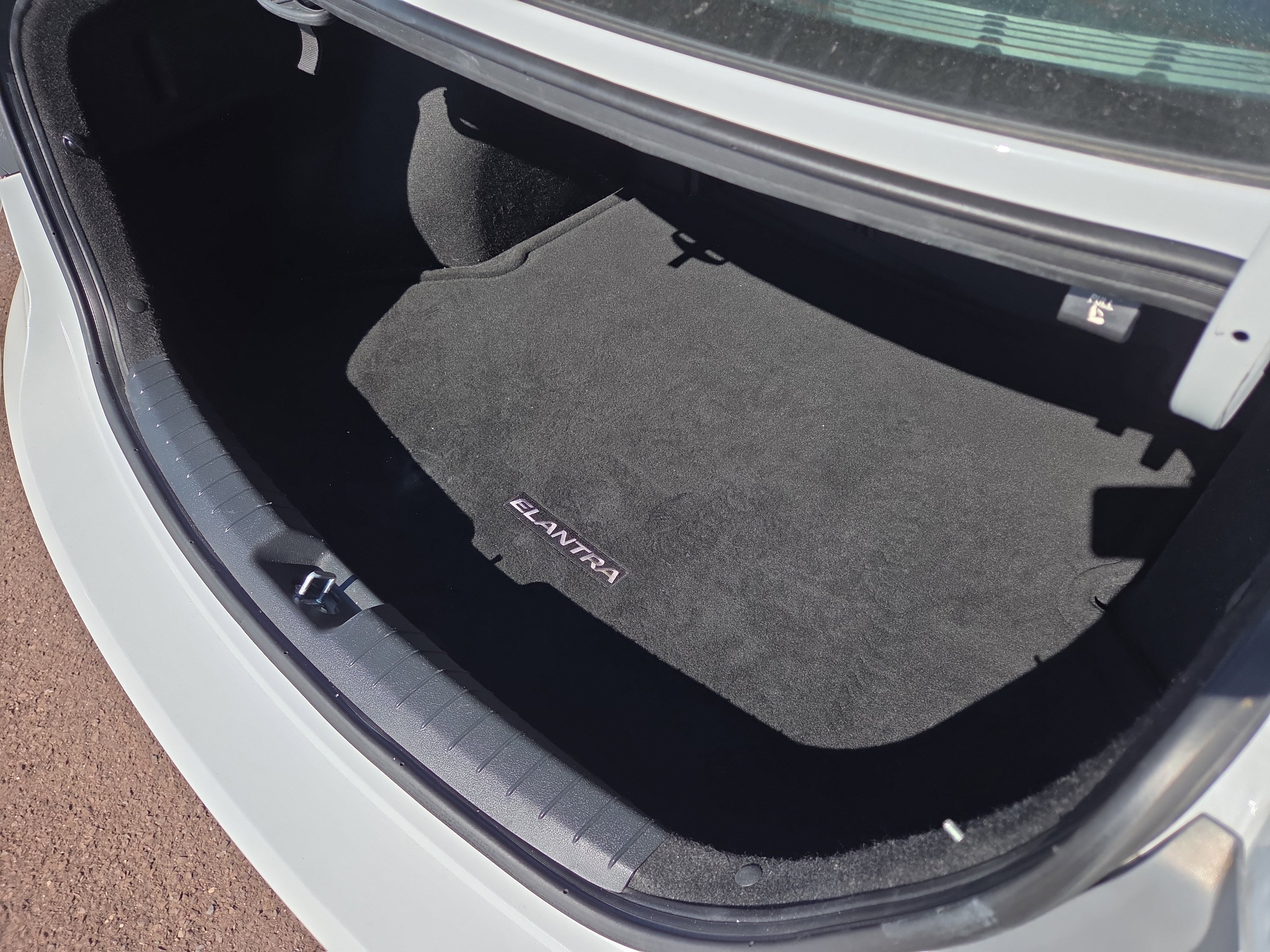 Used 2017 Hyundai Elantra Value Edition w/ Cargo Package image 34