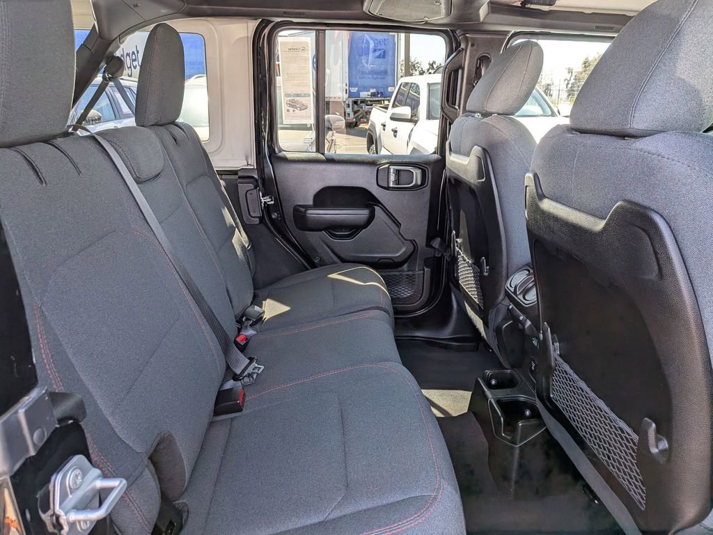 Used 2025 Jeep Wrangler Unlimited Rubicon image 30