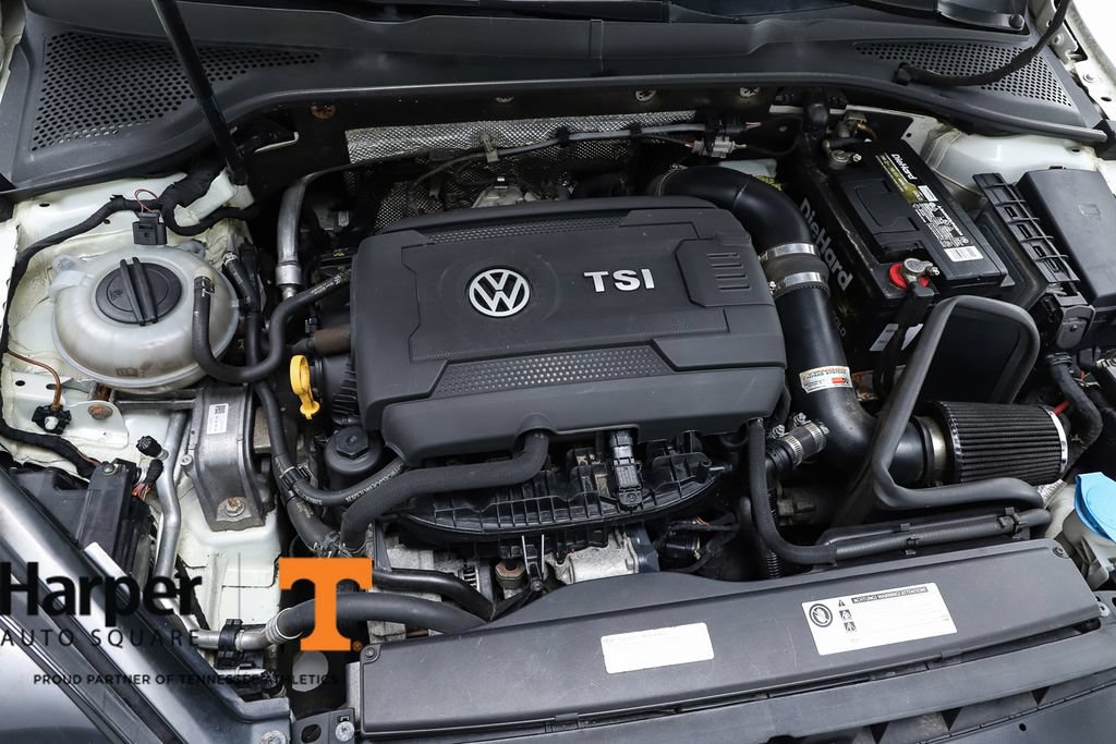 Used 2017 Volkswagen GTI SE FWD image 28