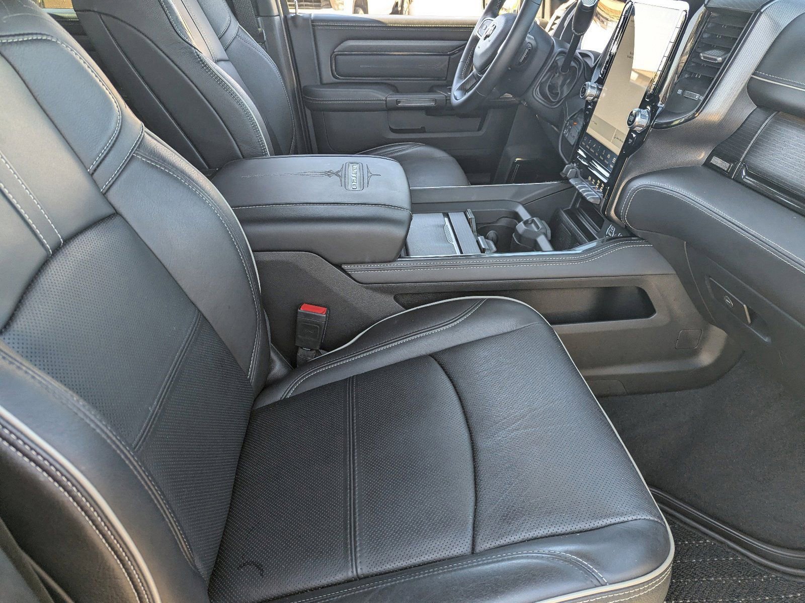 Used 2024 RAM 2500 Limited image 12