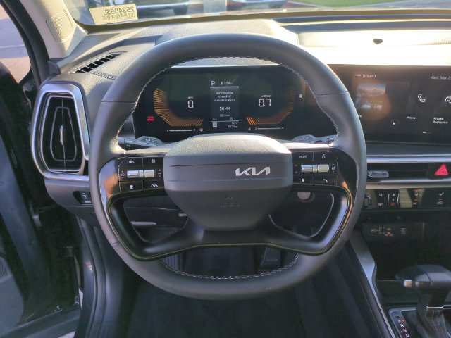 Certified 2026 Kia Sorento LX FWD image 17