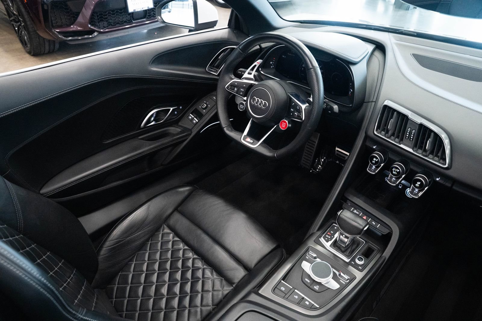 Used 2022 Audi R8 V10 w/ Premium Package image 9