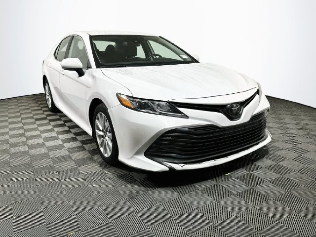 Used 2020 Toyota Camry LE w/ Convenience Package FWD image 1