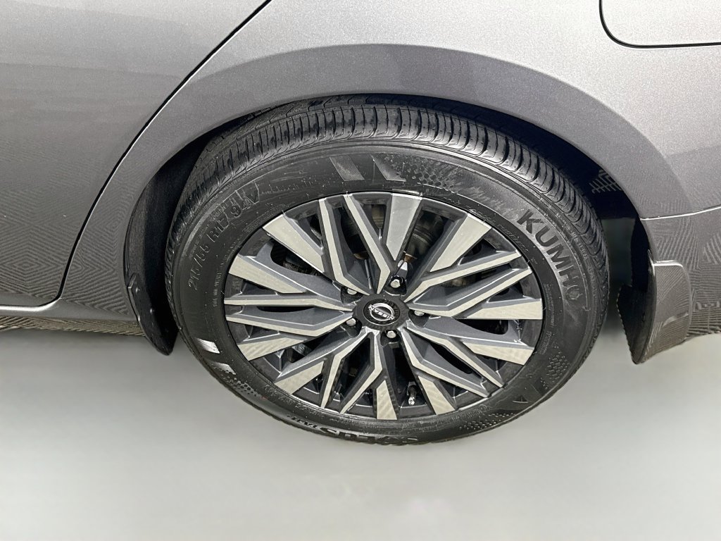 Certified 2024 Nissan Altima 2.5 SV FWD image 32