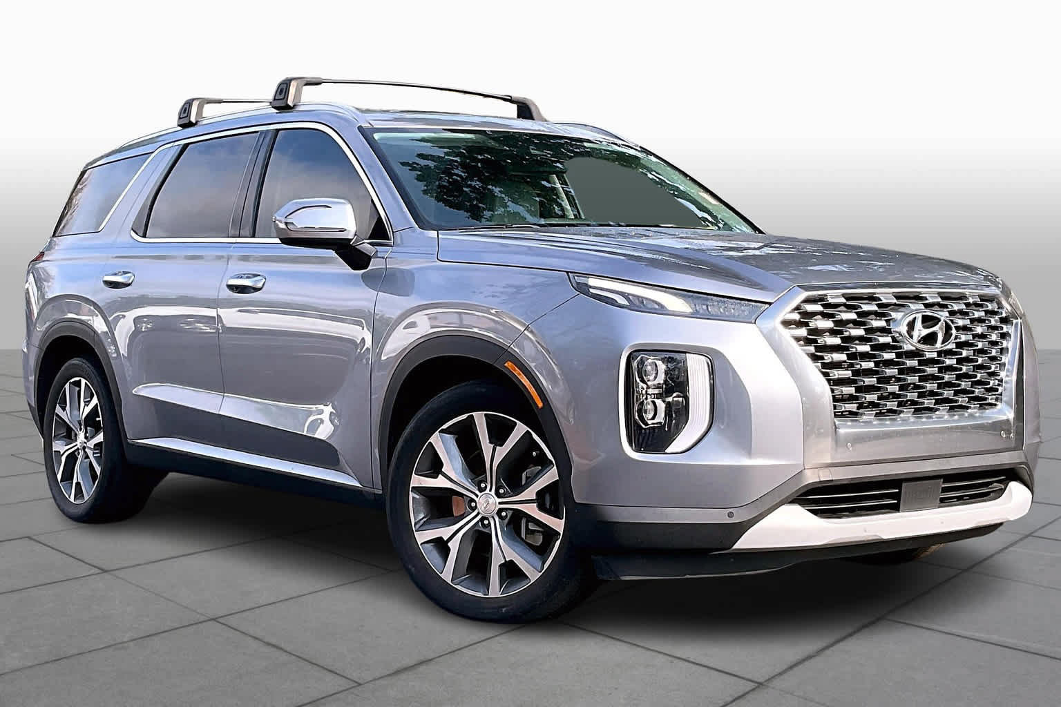 Used 2020 Hyundai Palisade SEL w/ Premium Package FWD image 3