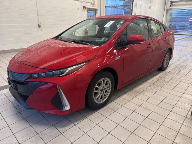 Used 2020 Toyota Prius Prime LE image 2