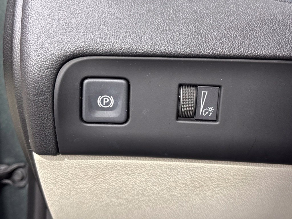Used 2023 Buick Enclave Essence w/ Experience Buick Package AWD/4WD image 32