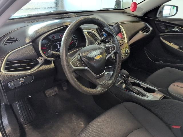 Used 2023 Chevrolet Malibu LT FWD image 11
