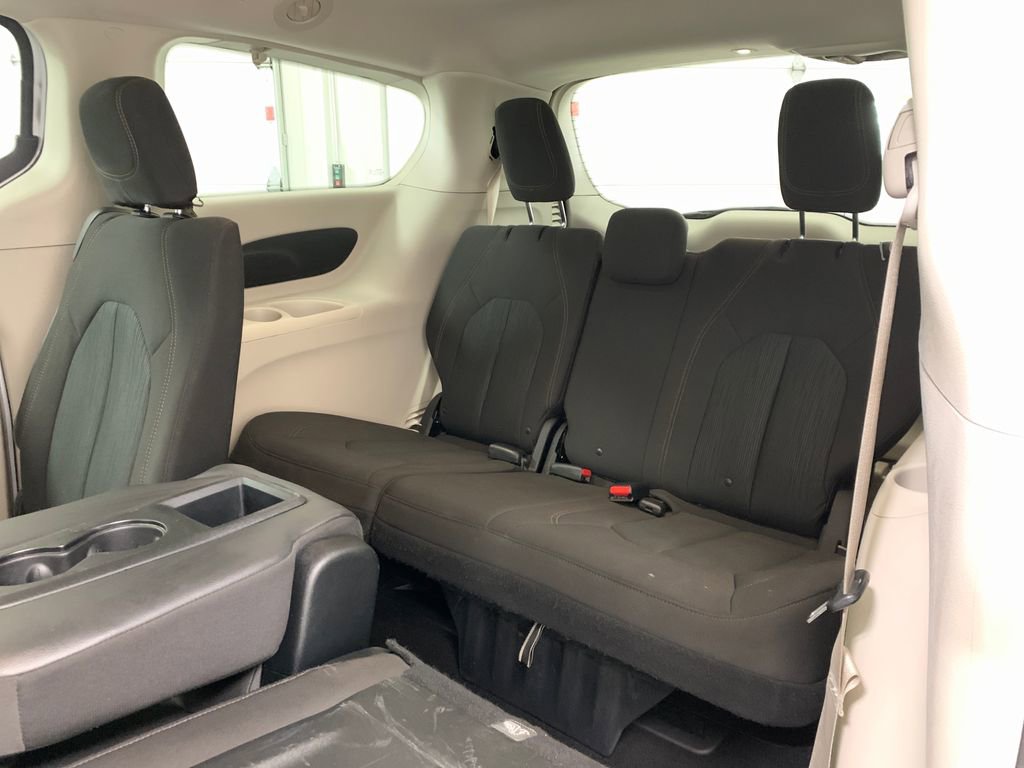 Used 2017 Chrysler Pacifica Touring image 21