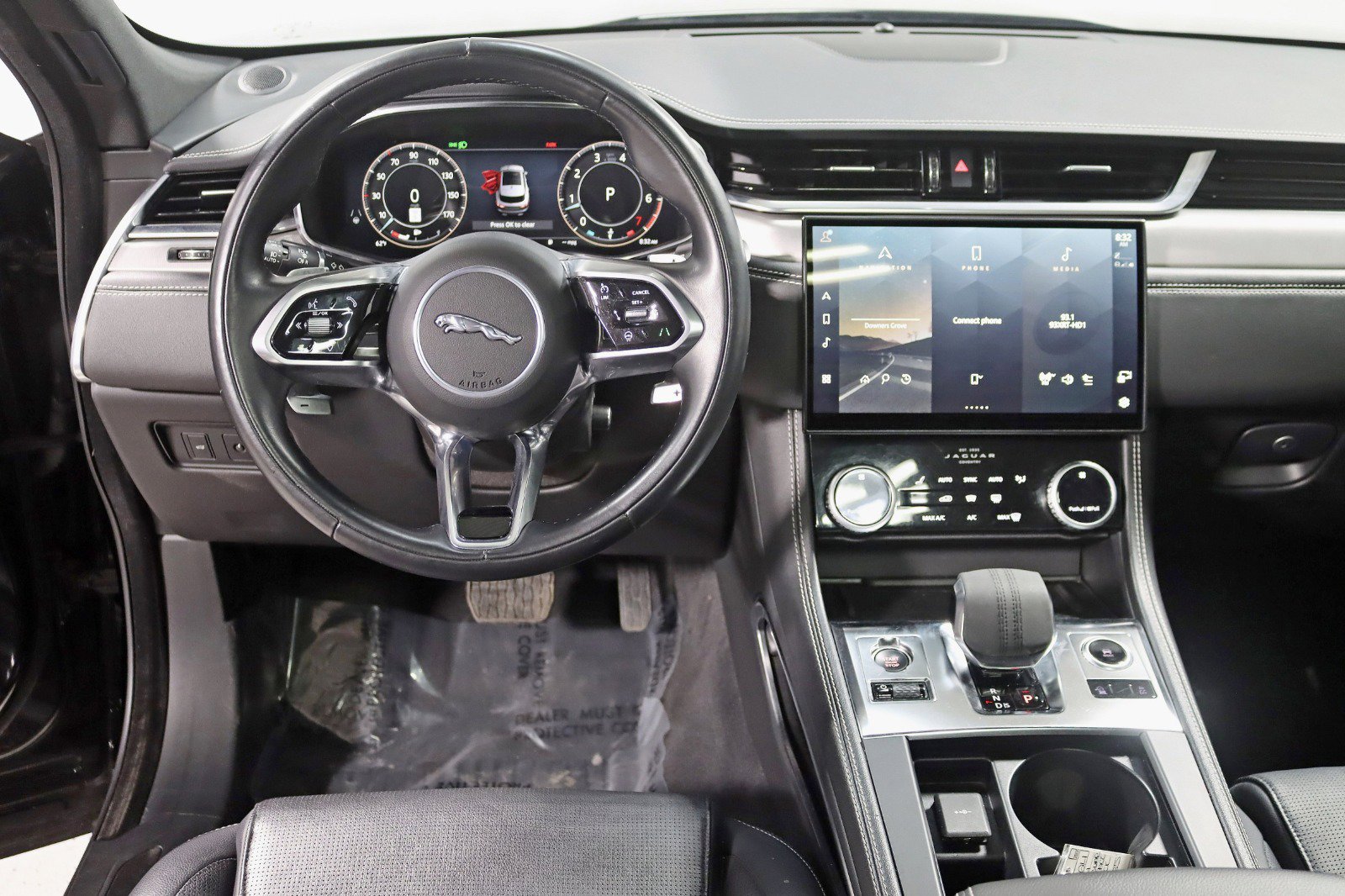 Used 2024 Jaguar F-PACE R-Dynamic S image 14