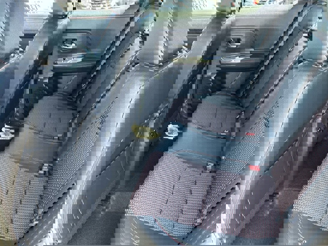 New 2025 Nissan Kicks SR image 16