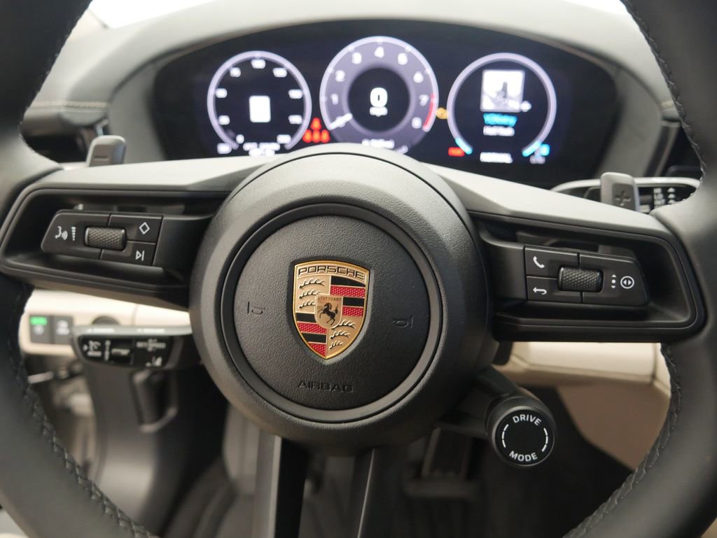 Certified 2025 Porsche Panamera 4 AWD/4WD image 32