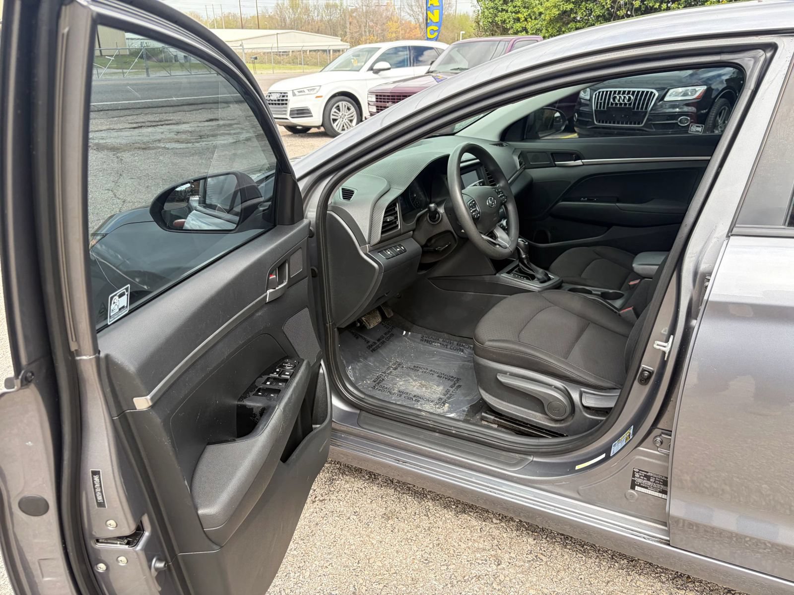 Used 2020 Hyundai Elantra SE w/ Cargo Package (C1) FWD image 10